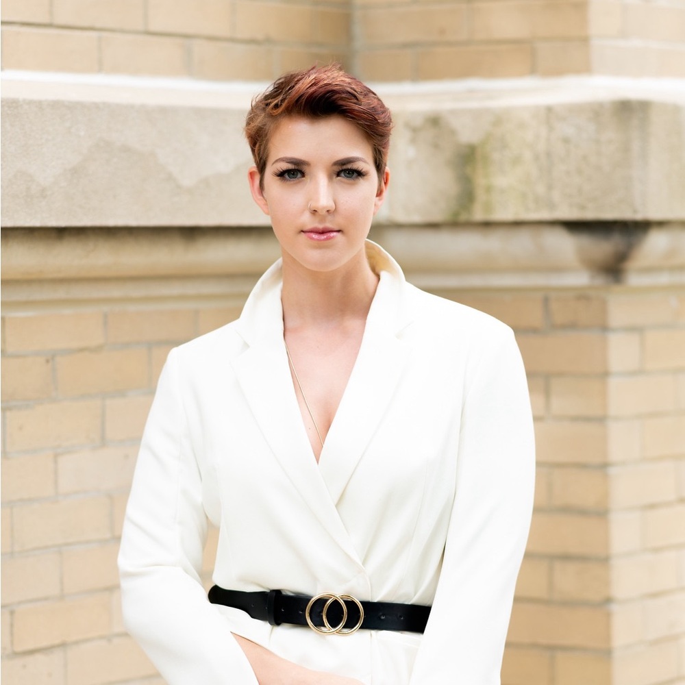 Meet your Posher, Elizabeth